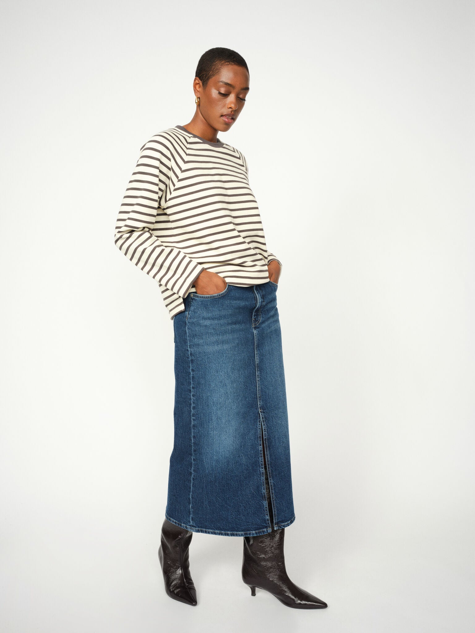 Modelshot / Dark Blue / Detail